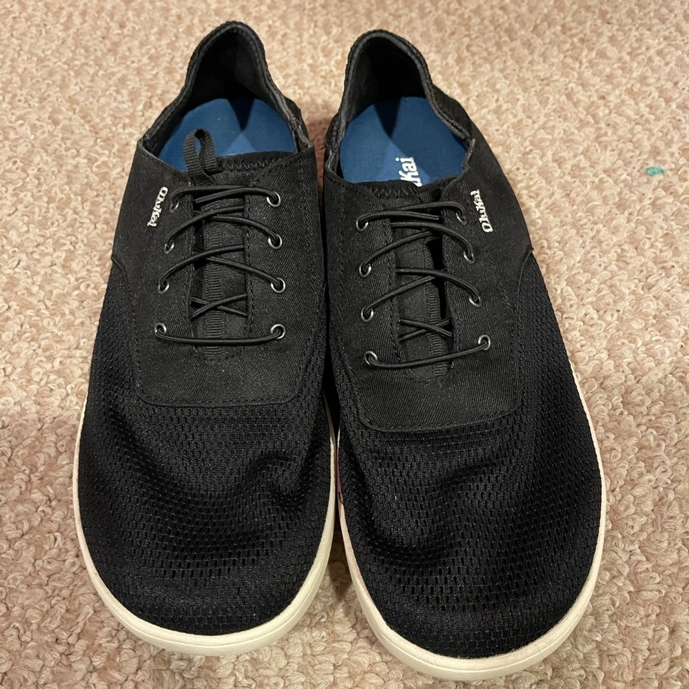 Men’s Olukai shoes